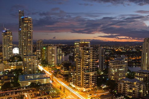 Gold Coast Airport Transfers : Gold Coast City To Airport OOL In Luxury Car - Accommodation Burleigh 5