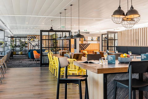 Brisbane Airport - My Lounge - Accommodation Burleigh 0