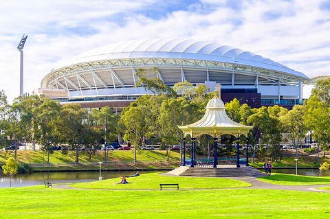 Departure Private Transfers: Adelaide To Adelaide Airport ADL In Luxury Van - Accommodation Burleigh 8