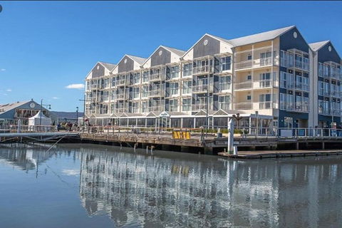 3.5 Hours Walking Guided Tour Of Launceston Highlights - Accommodation Burleigh 2