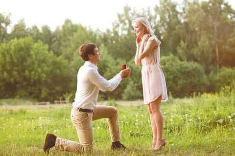 Romance Aircraft Flight + Scenic Tour + 3 Course Lunch + Beer Tasting + Hamper - Accommodation Burleigh 2