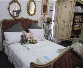 Ashby House Interiors - Accommodation Burleigh 0