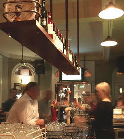 The Swan Hotel - Accommodation Burleigh 1