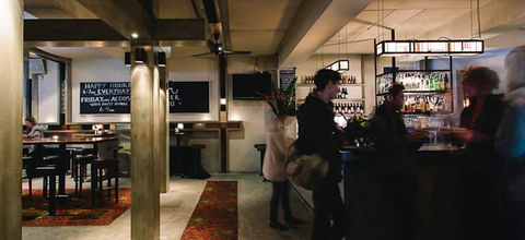 Public House - Accommodation Burleigh 2