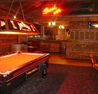Spurs Saloon - Accommodation Burleigh
