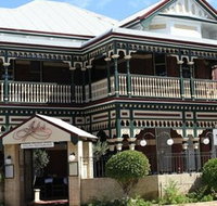 Julios - Accommodation Burleigh