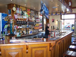 The New England Hotel - Accommodation Burleigh 2