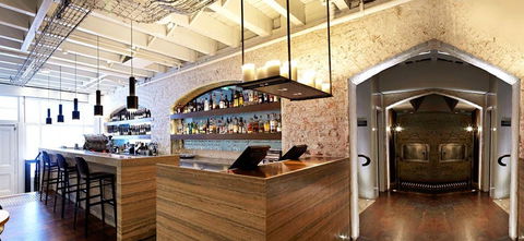 HRH Wine Bar - Accommodation Burleigh 2