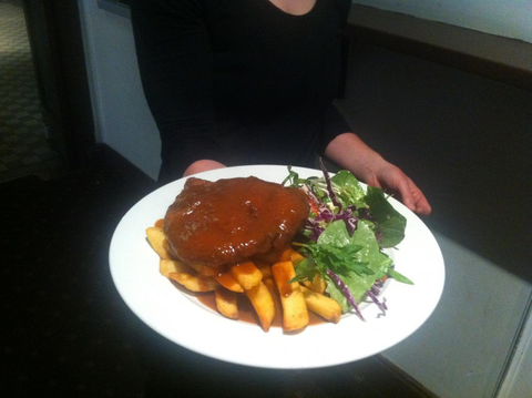 Commonwealth Hotel - Accommodation Burleigh 1