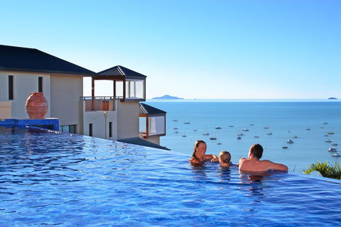 Pinnacles Resort - Accommodation Burleigh 1