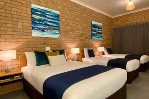 Best Western Coastal Waters Motor Inn - Accommodation Burleigh 5