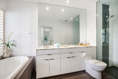 Ultra Broadbeach - Accommodation Burleigh 4