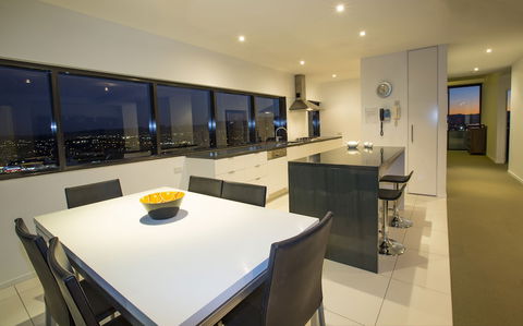 Ultra Broadbeach - Accommodation Burleigh 5