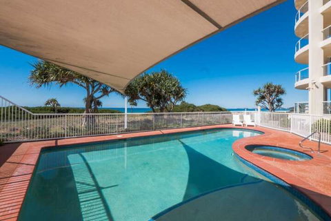 Regency On The Beach - Accommodation Burleigh 5