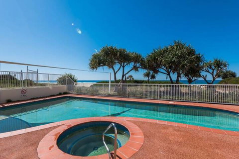 Regency On The Beach - Accommodation Burleigh 6