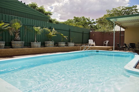 Lodge Outback Motel - Accommodation Burleigh 2