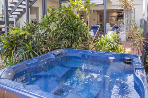 Bay Haven Lodge - Accommodation Burleigh 1