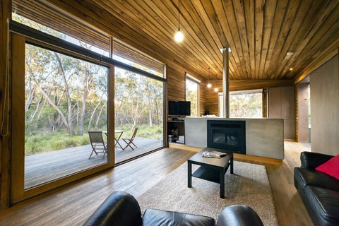 DULC Cabins - Accommodation Burleigh 2