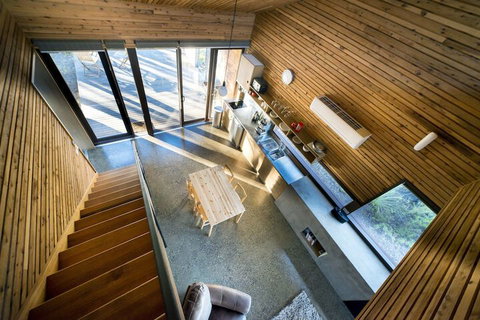 DULC Cabins - Accommodation Burleigh 3