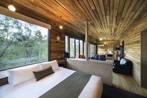 DULC Cabins - Accommodation Burleigh 4
