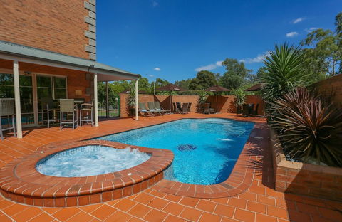 Best Western Plus Hovell Tree Inn - Accommodation Burleigh 4