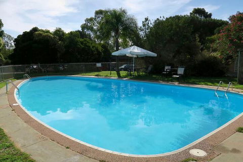 Lyndoch Hill - Accommodation Burleigh 2