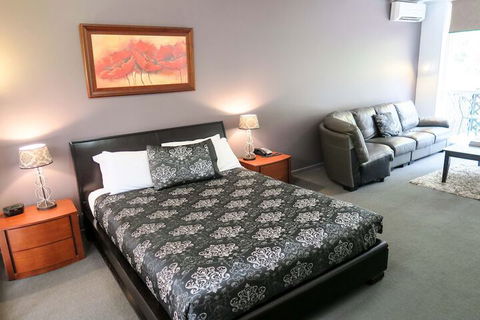 Lyndoch Hill - Accommodation Burleigh 7