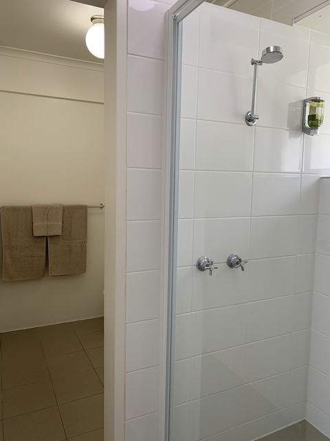 Adina Place Motel Apartments - Accommodation Burleigh 3