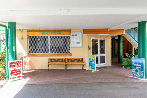 Tradewinds McLeod Holiday Apartments - Accommodation Burleigh 4