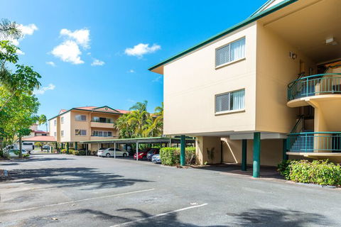 Tradewinds McLeod Holiday Apartments - Accommodation Burleigh 3