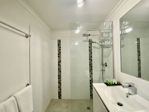 Cairns Beach Resort - Accommodation Burleigh 5