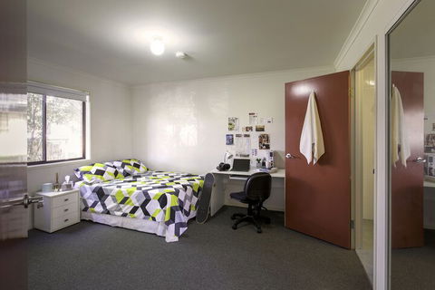 Macquarie University Village - Accommodation Burleigh 3
