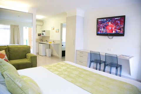 Bay Motel - Accommodation Burleigh 5