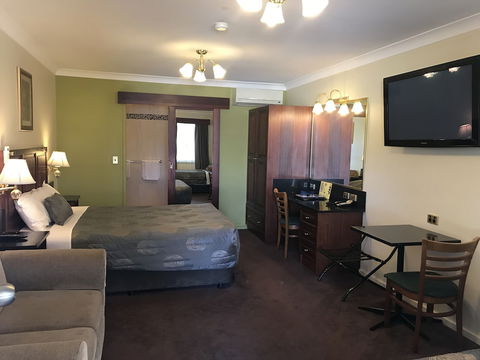 Albury Georgian Motel & Suites - Accommodation Burleigh 3