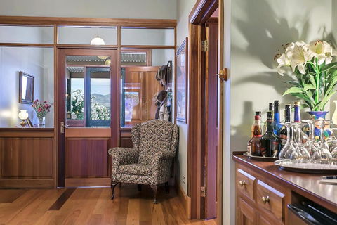 Abbotsford Country House - Accommodation Burleigh 1