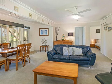 Glen Isla House - Accommodation Burleigh 5