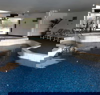 Lakes Hotel - Accommodation Burleigh