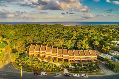 A Perfect Stay - 11 James Cook Apartments - Accommodation Burleigh 2