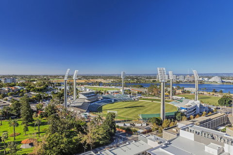 Fraser Suites Perth - Accommodation Burleigh 1