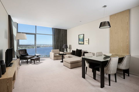 Fraser Suites Perth - Accommodation Burleigh 2