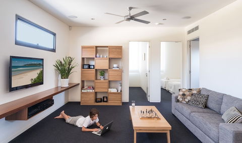 Byron Luxury Beach Houses - Accommodation Burleigh 3