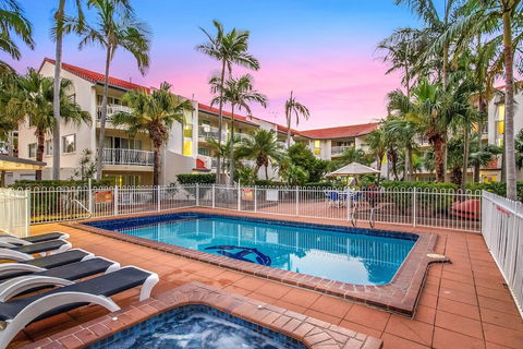 Anchor Down Apartments - Accommodation Burleigh 2