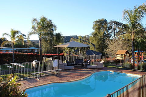 Hume Country Motor Inn - Accommodation Burleigh 2