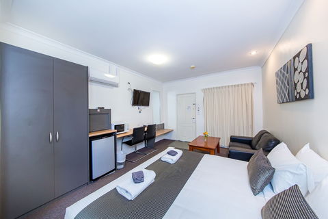 Ascot Lodge Motor Inn Kingaroy - Accommodation Burleigh 6