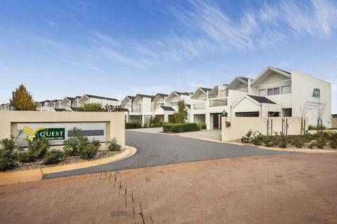 Quest Sanctuary Lakes - Accommodation Burleigh 5