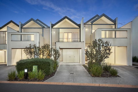 Quest Sanctuary Lakes - Accommodation Burleigh 1