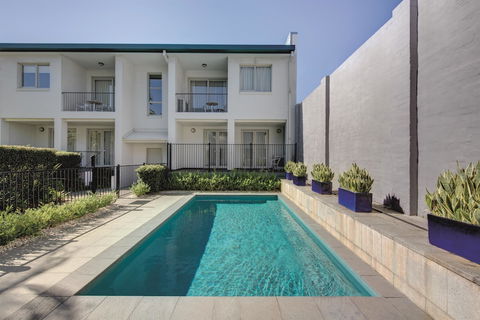 Adina Apartment Hotel Sydney Chippendale - Accommodation Burleigh 2