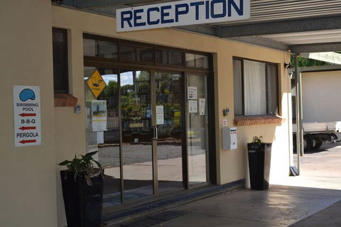 Sturt Motel - Accommodation Burleigh 1