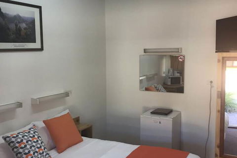 Sturt Motel - Accommodation Burleigh 6