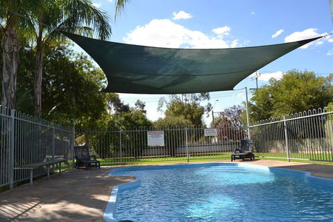 Sturt Motel - Accommodation Burleigh 2